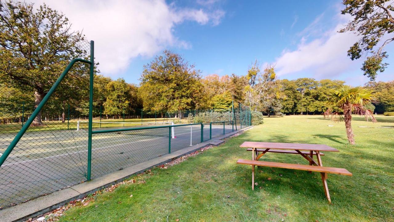 Chateau Du Boulay Morin Le Boulay-Morin Extérieur photo Tennis courts at the park