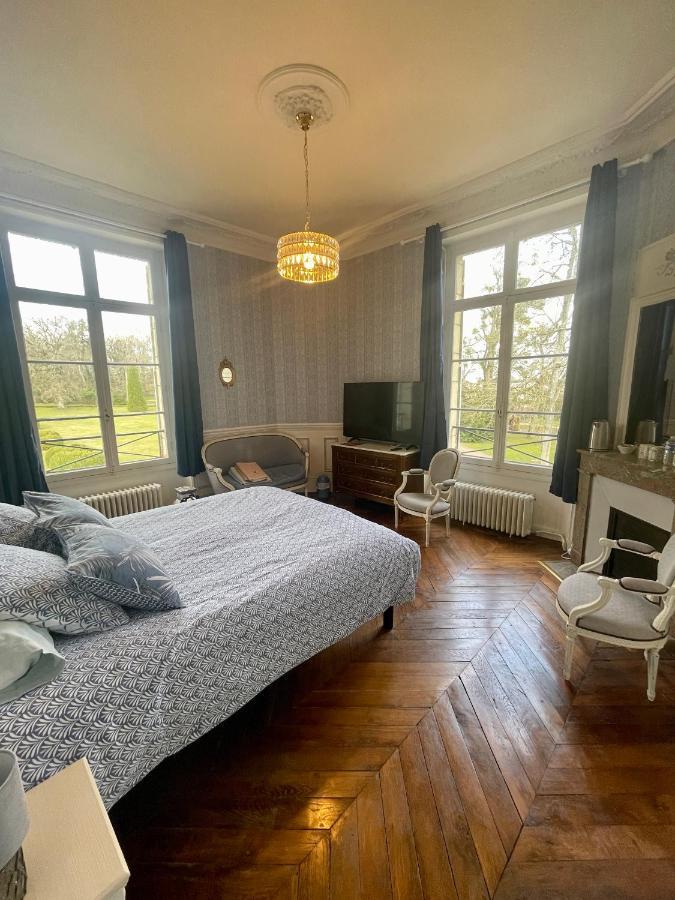 Chateau Du Boulay Morin Le Boulay-Morin Extérieur photo The bedroom of the Duke of York at the Château de Ferrières